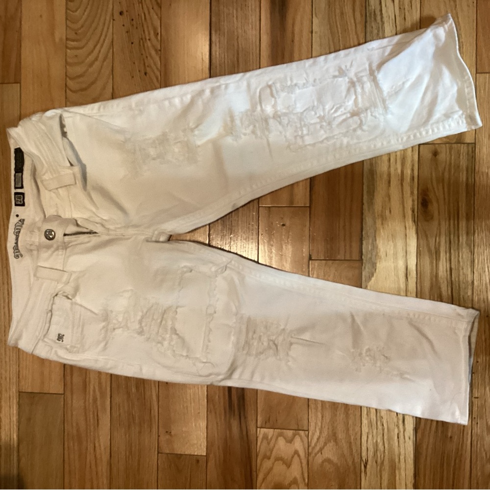 Miss me distressed white capri 28 inseam 21 1\2